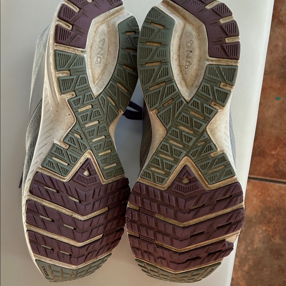 Brooks Women's Athletic Shoes - Picture 3 of 5